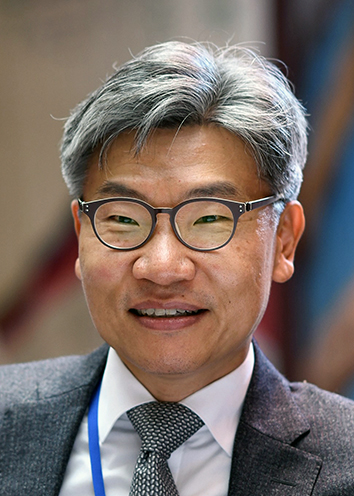 Dr. Kim, Yoon Jun